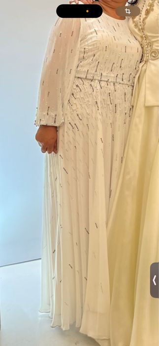 Белое вечернее платье