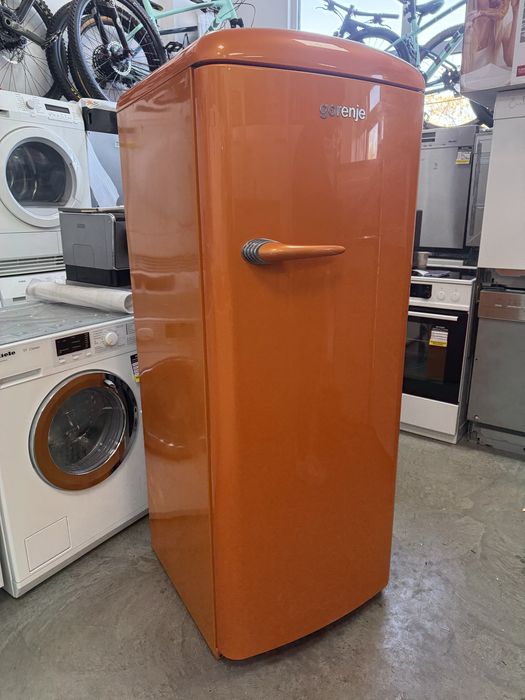 Ретро хладилник и фризер Gorenje.