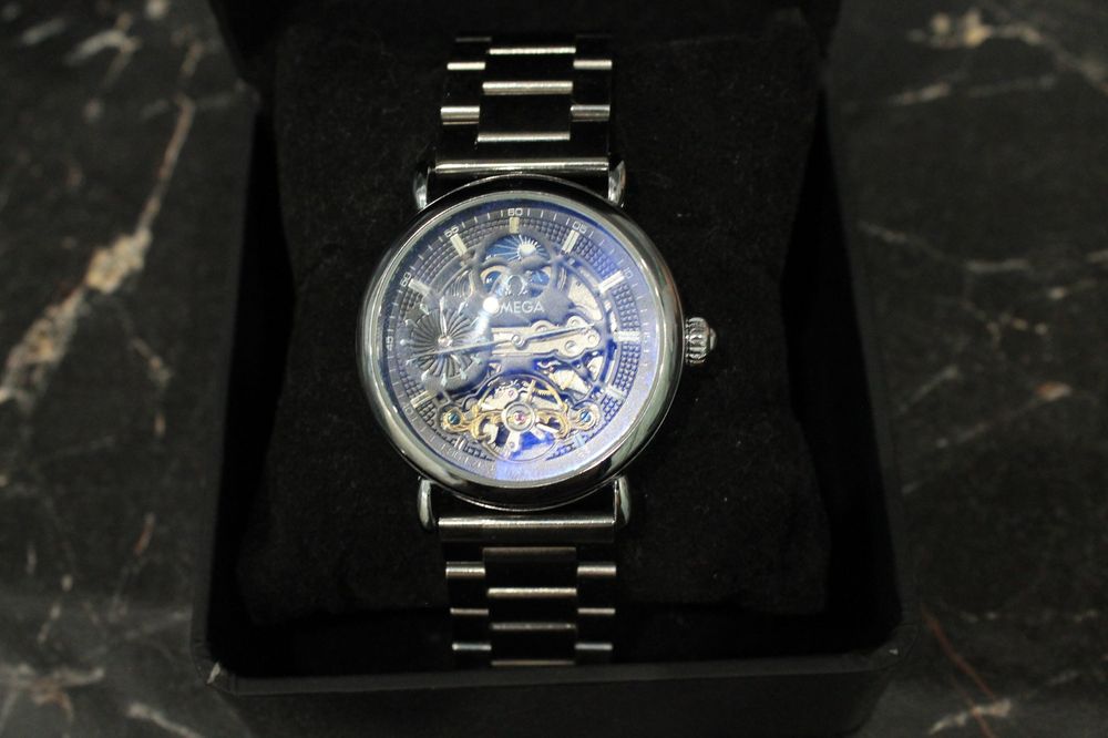 Часы мужские OMEGA