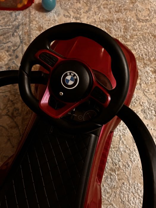 Детская машинка-каталка с ручкой