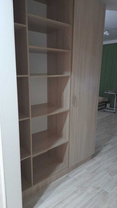 шкаф с полками  продам