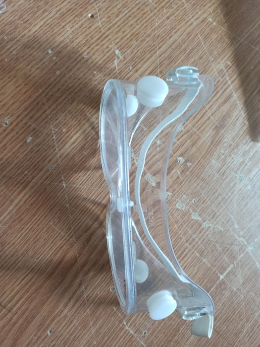 Ochelari plastic transparenti constructii amenajari
