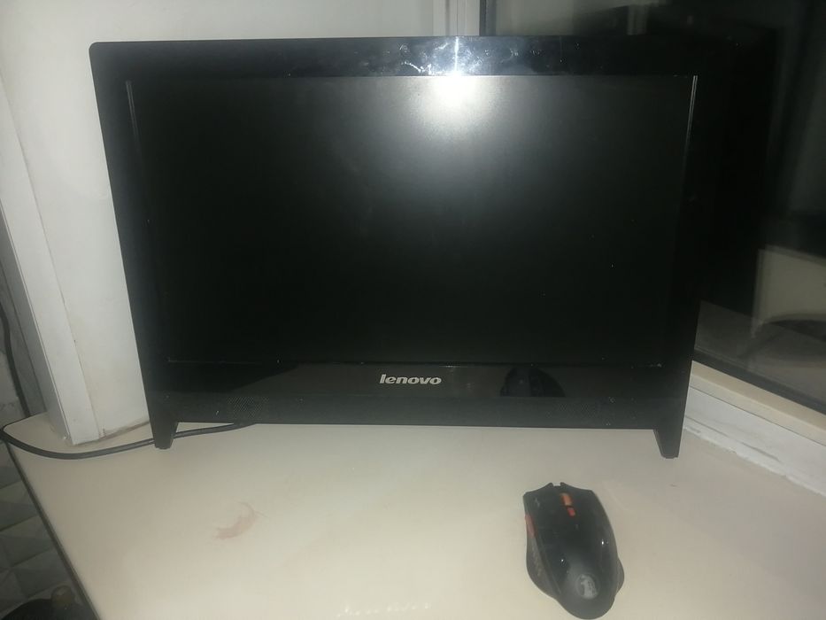 Моноблок Lenovo.