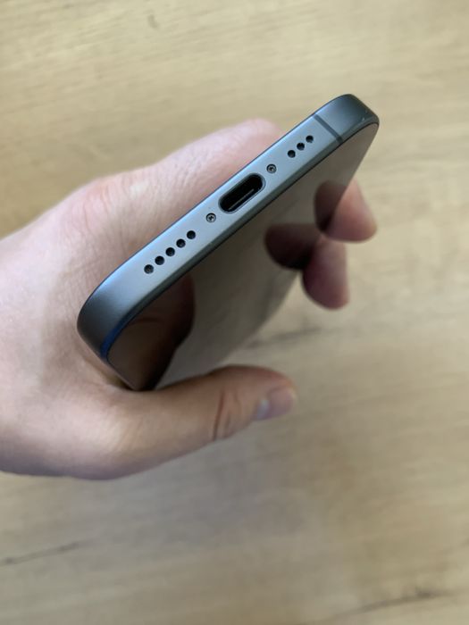 Продам Айфон 17. 256 GB. 100% Sim + ESim