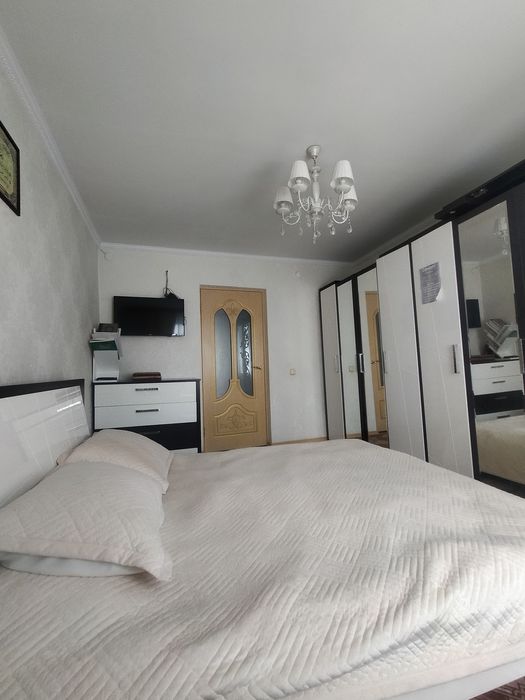 Продаю 4х комнатную квартиру