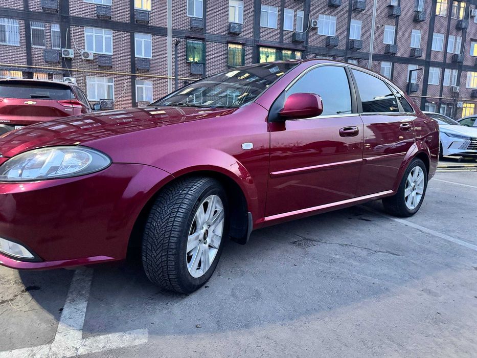 ПРОДАЁТСЯ своя Gentra - 2015, 85000км, без дтп и крашенных мест