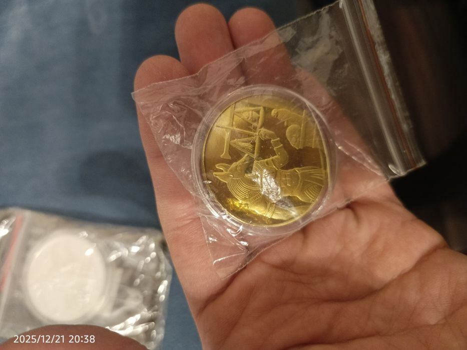 Продам сувенирные монеты