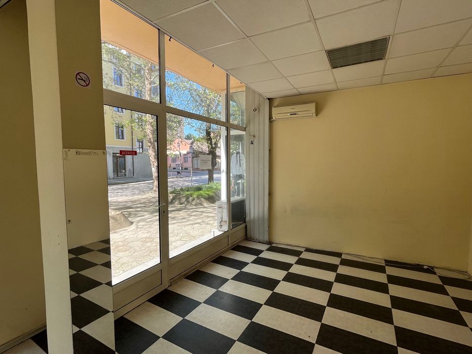 Дава се под наем Магазин в Севлиево - 27 кв.м за 193.8 € - Снимка #1