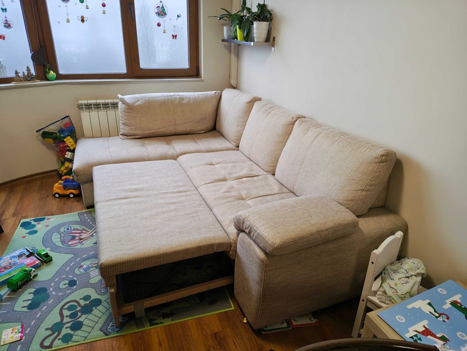 Ъглов диван с функция за спане