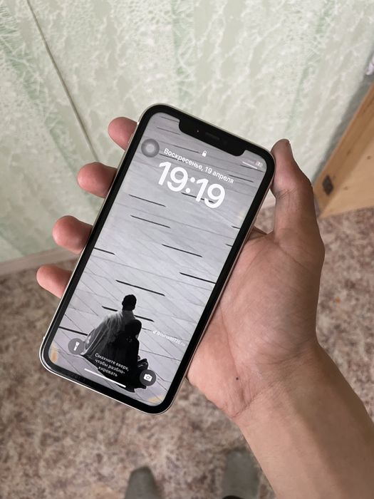 Продам телефон iphone 11