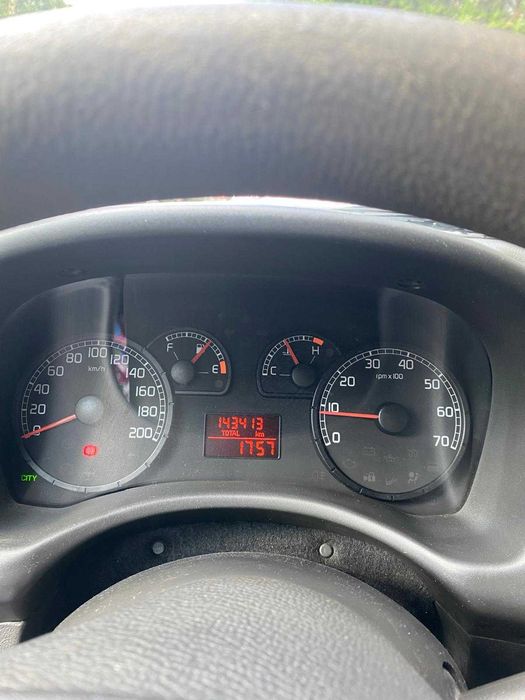 vand Fiat Punto 1.2 Benzină (2005) – Ideal pentru oraș / Începători