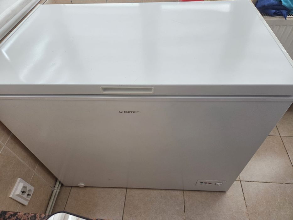 Vând combina ca noua