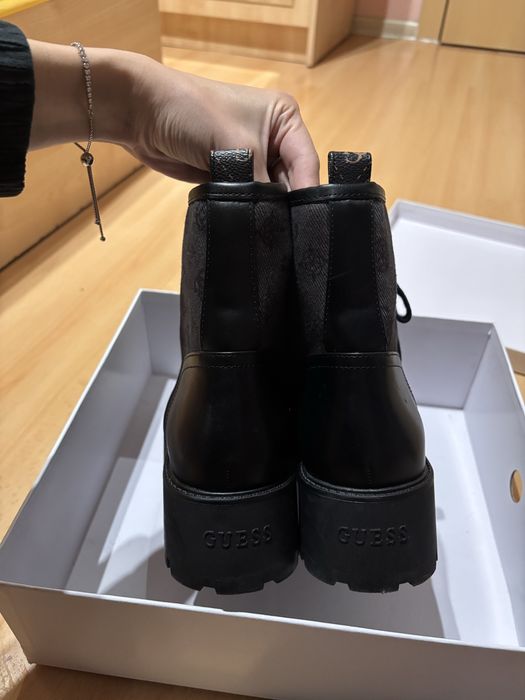 Зимни боти Guess