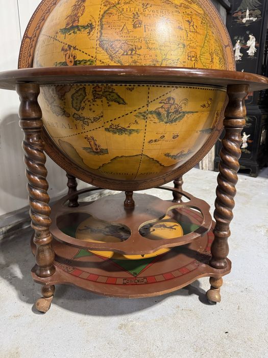 Bar glob pamantesc de dimensiuni mari