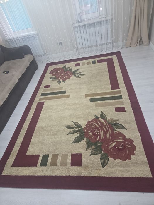 Ковёр бу отличный