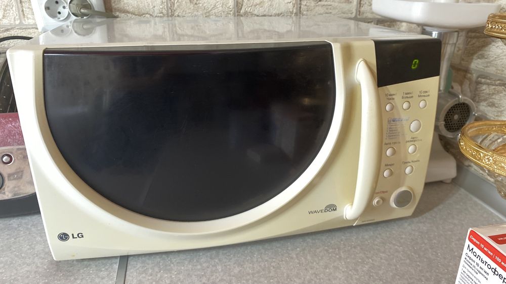 Продам микроволновую печь