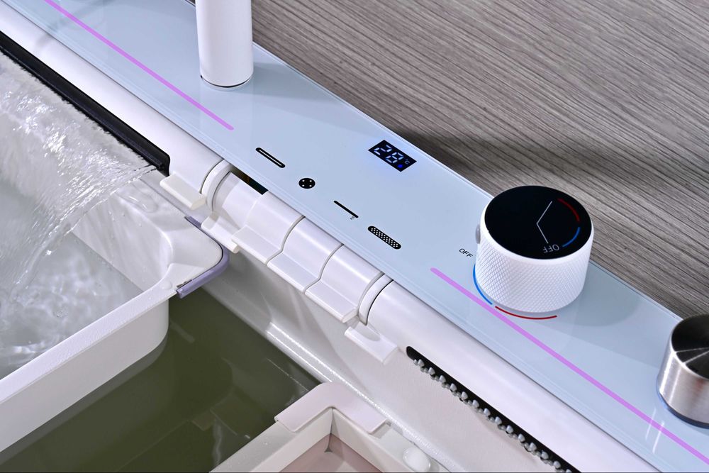 Бяла мултифункционална кухненска мивка с регулируем двоен водопад