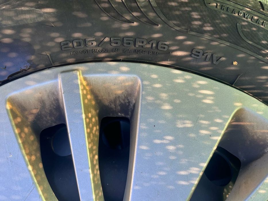 Roti de iarna  Ford R16