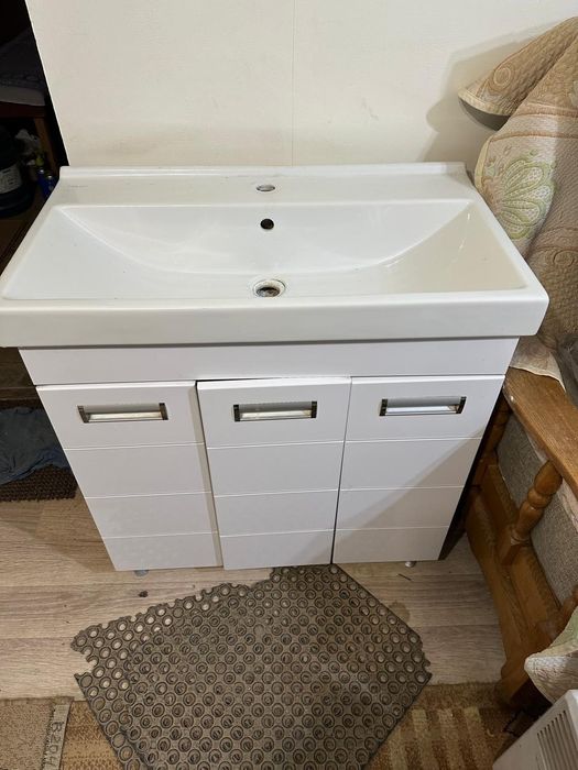 Раковина с тумбой