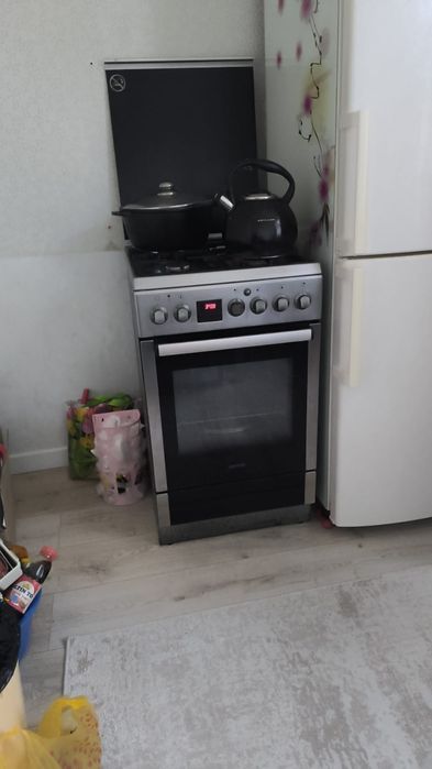 Продам газовую плиту с духовкой