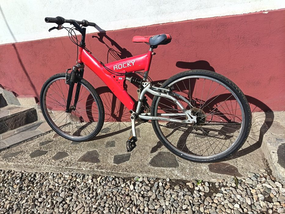 Vând bicicleta Rocky.In stare buna!