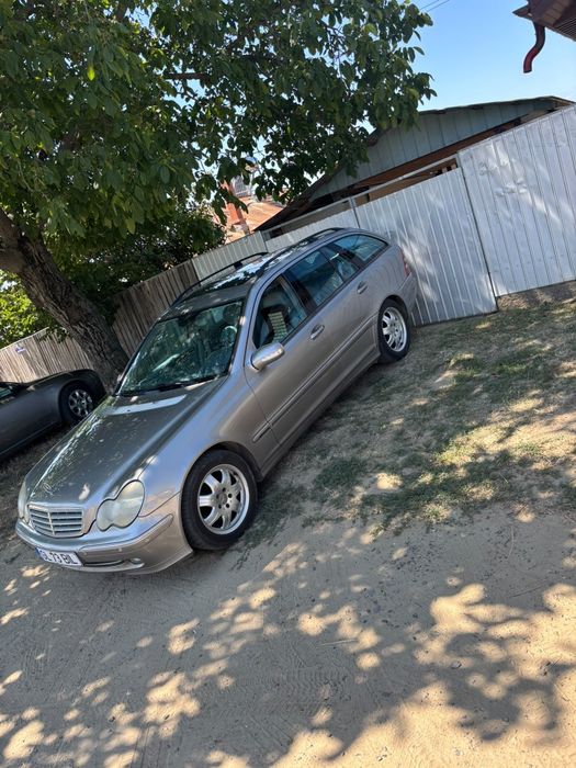 vând mercedes-benz c220 150cv 2004