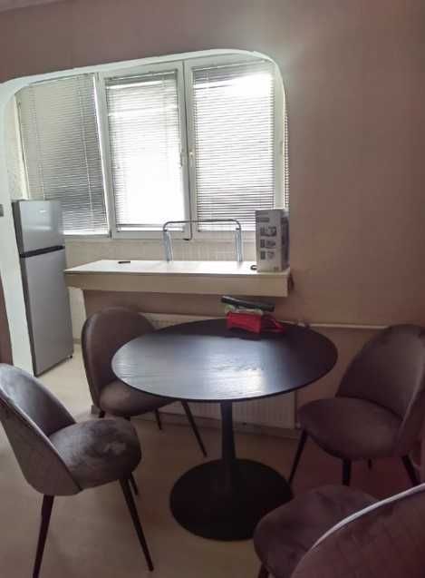 Дава се под наем Тристаен апартамент в София, Център - 90 кв.м за 650 € - Снимка #2