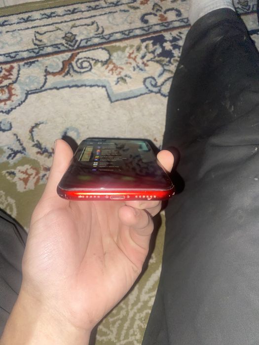 Айфон Хр красный