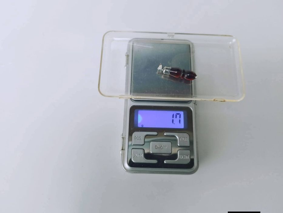 Vechi pandantiv din argint de 925 cu chihlimbar natural presat, cu nuante de cherry rosu