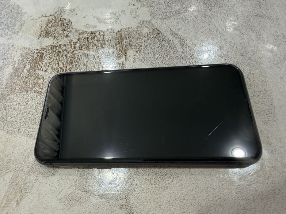 Продам iPhone 11