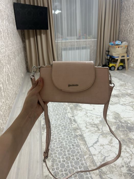 Продам красивую сумку страдивариус