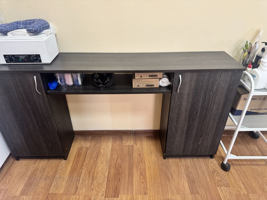 Стол для мастера парикмахера