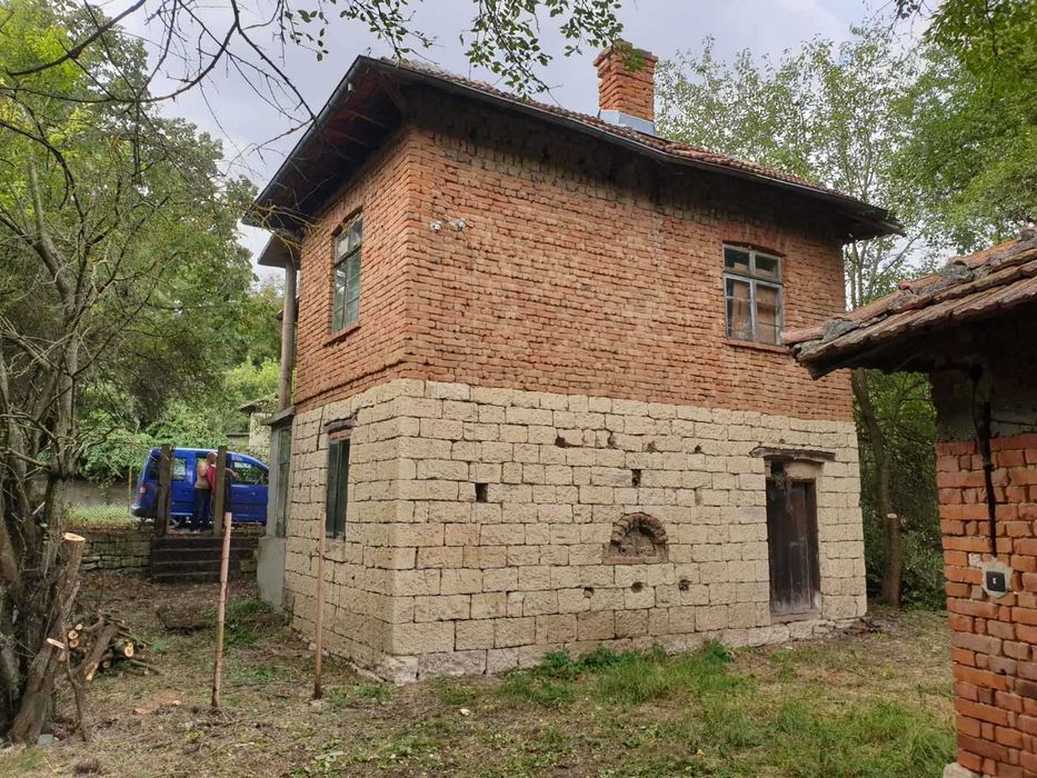 Продава се Къща в Русе, Център - 60 кв.м за 100 €/кв.м - Снимка #1