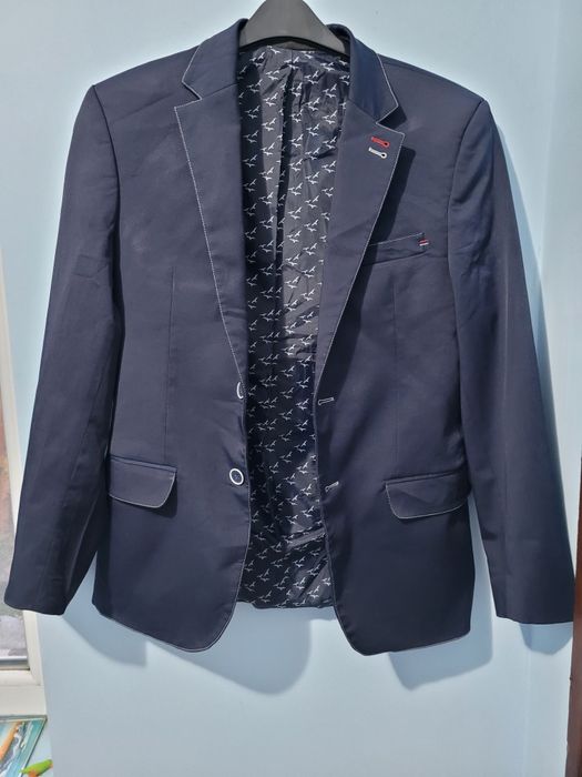 Vând Sacou Bruno/ zinger