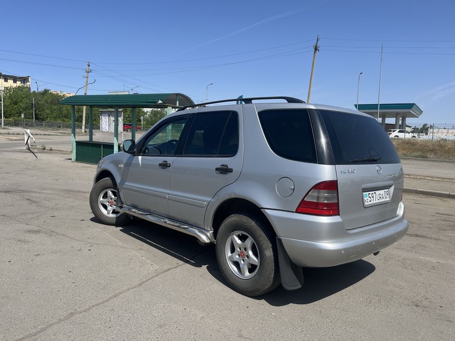 Мерседес ML320 в отличном состояний