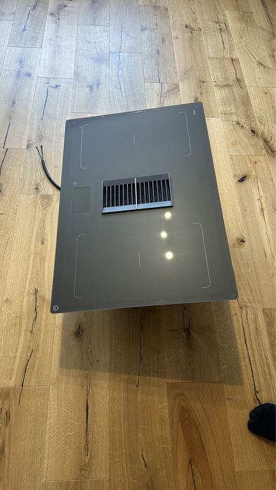 Nou Plita cu hota integrata