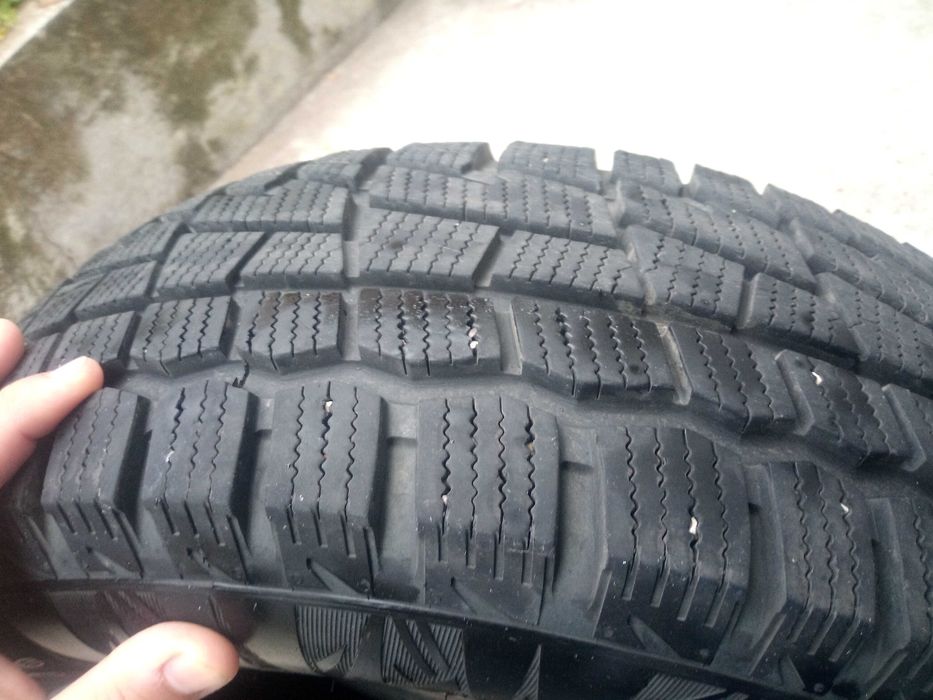 SUV Зимни гуми 215/70/16