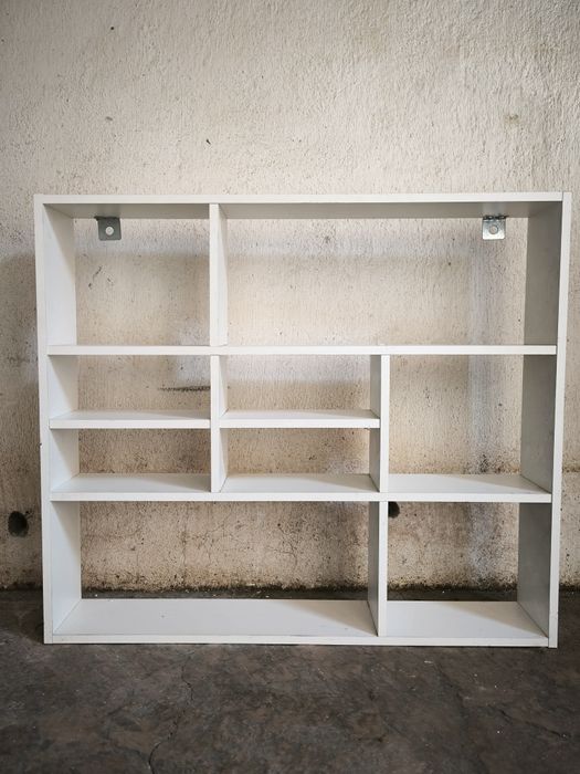 Etajere în stare bună de utilizare
