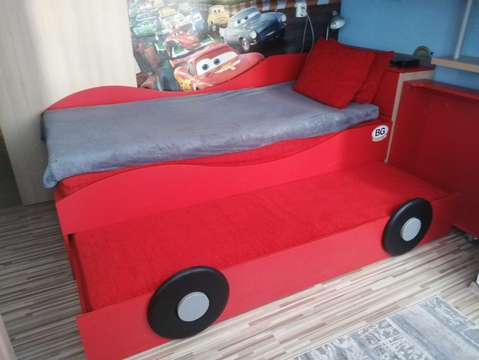 Легло-кола на 2 нива с матраци, ракла и предница за кормило