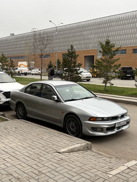 Митсубиши Галант 8
