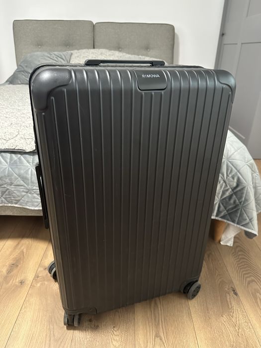 Vând geamantan RIMOWA Ultralight