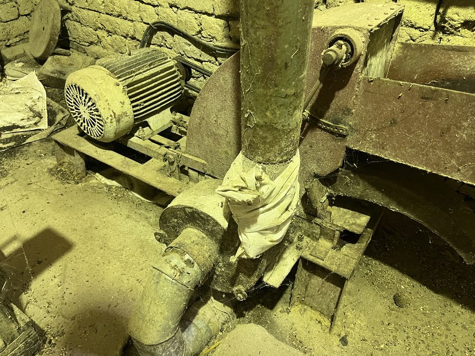 Фуражомелка чукова с циклон.