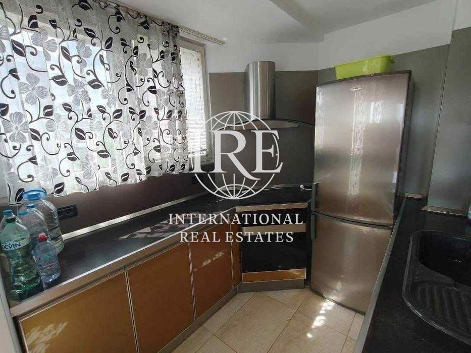 Продава се Тристаен апартамент в Варна, Левски - 145 кв.м за 1690 €/кв.м - Снимка #8