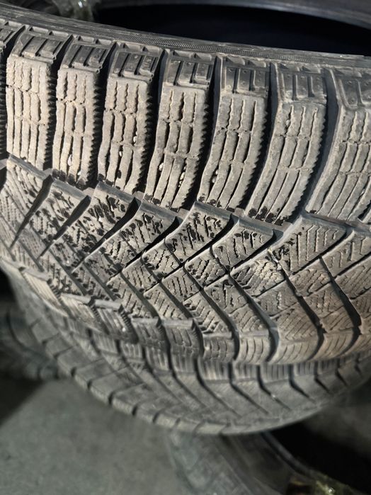 Шины зимние Pirelli продам