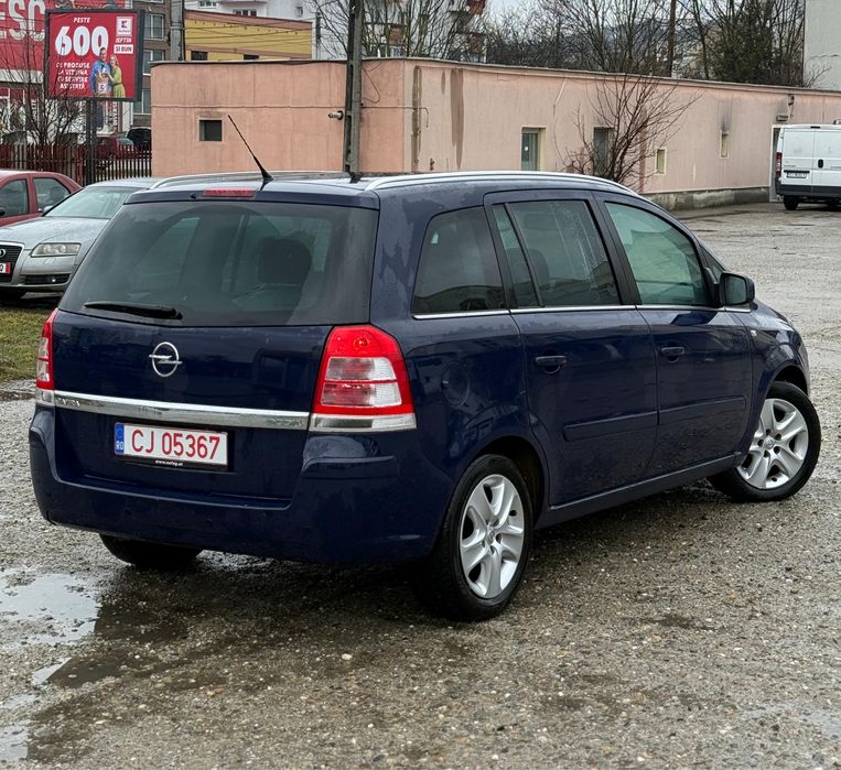 Vand Opel Zafira 1.6Benzina 7 locuri 2011 Euro 5