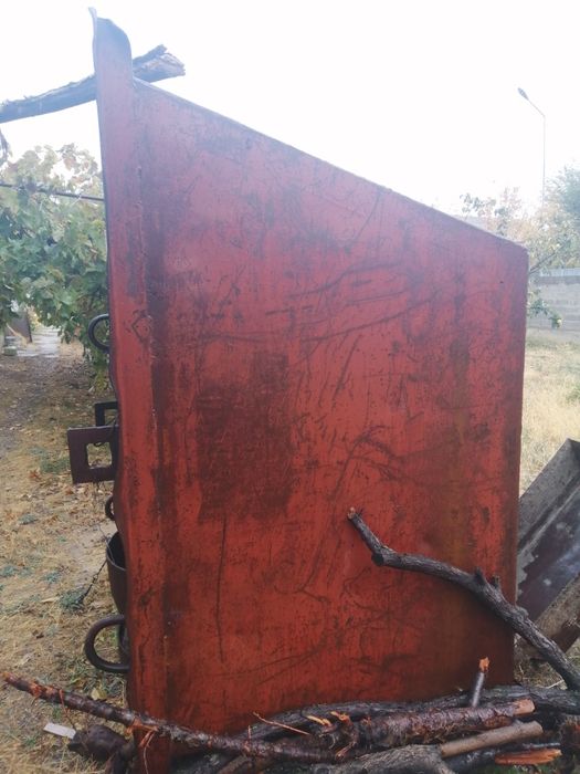 Продаётся металлическая ёмкость СССР.