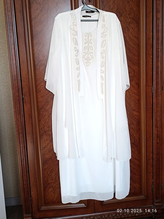 красивое нарядное вечернее платье