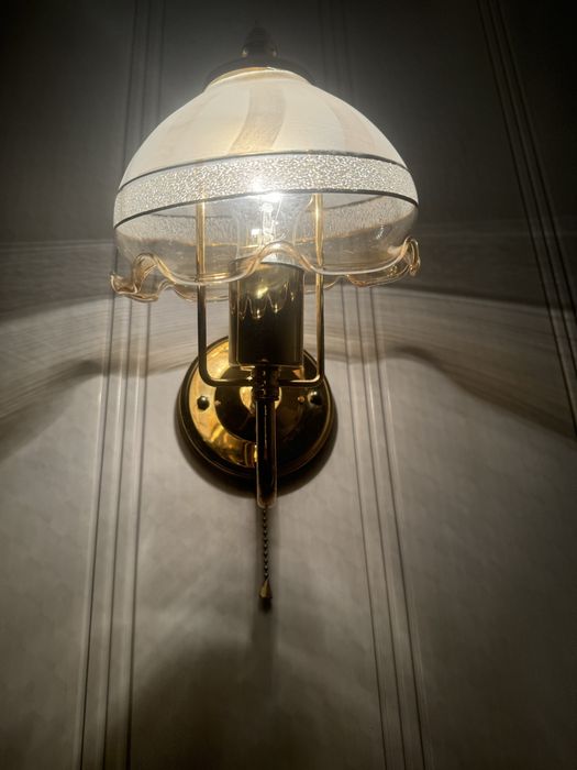 Срочно продам бра светильники