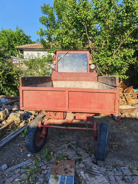 Продавам самоходно шаси  Т16 MГ-1