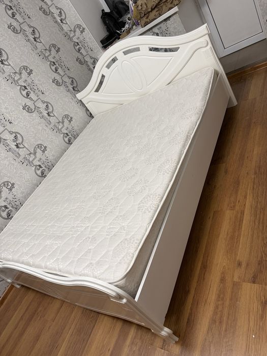 Продам двухспальную кровать